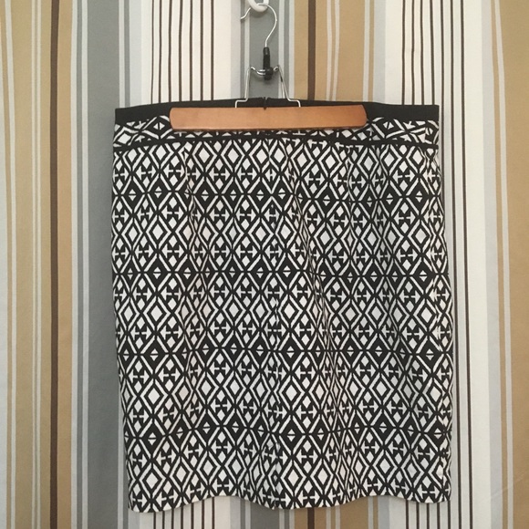 Mario Serrani black and white geometric pattern skirt - Picture 3 of 3